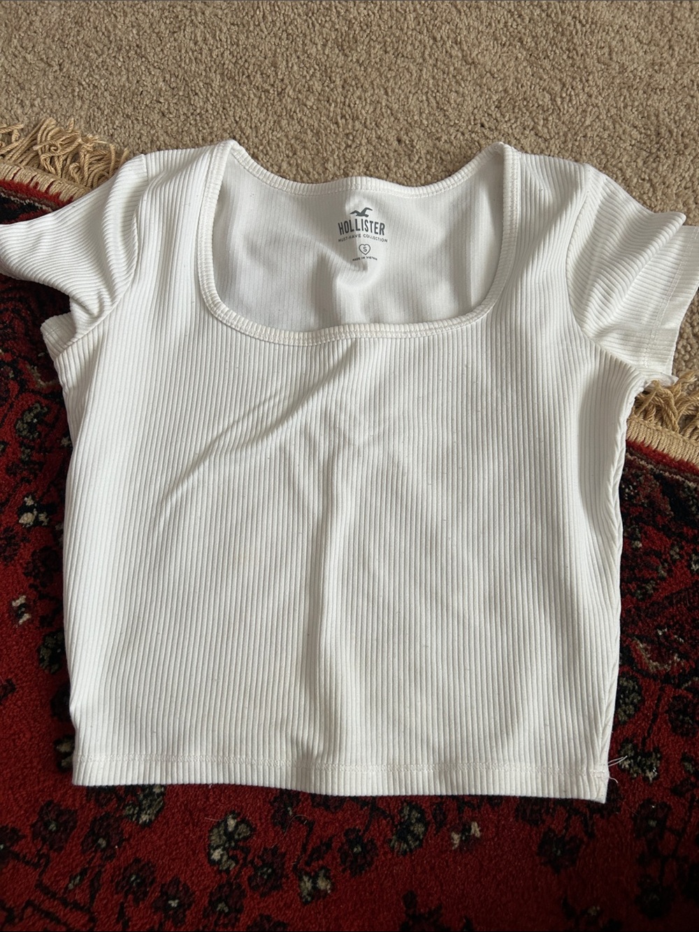 Hollister White Ribbed Scoop-Neck Cropped Tee